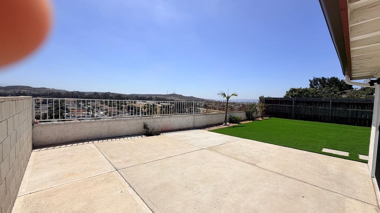 1515 Kenalan Dr - Photo 3 of 28