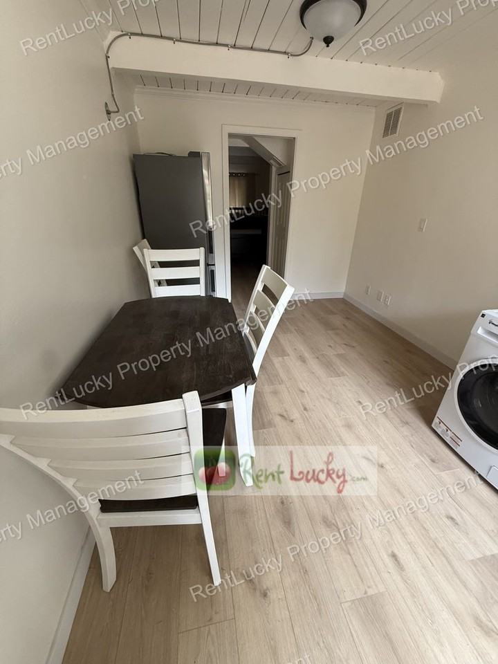12835 Ne 104th St - Photo 6 of 16