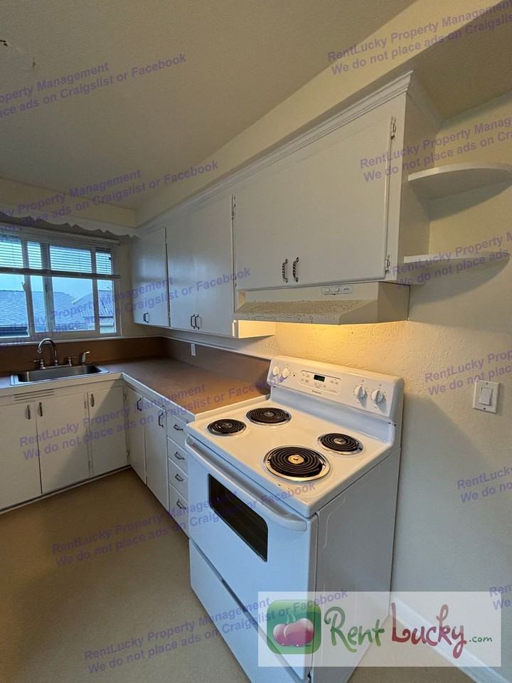 4729 S Findlay St - Photo 3 of 32