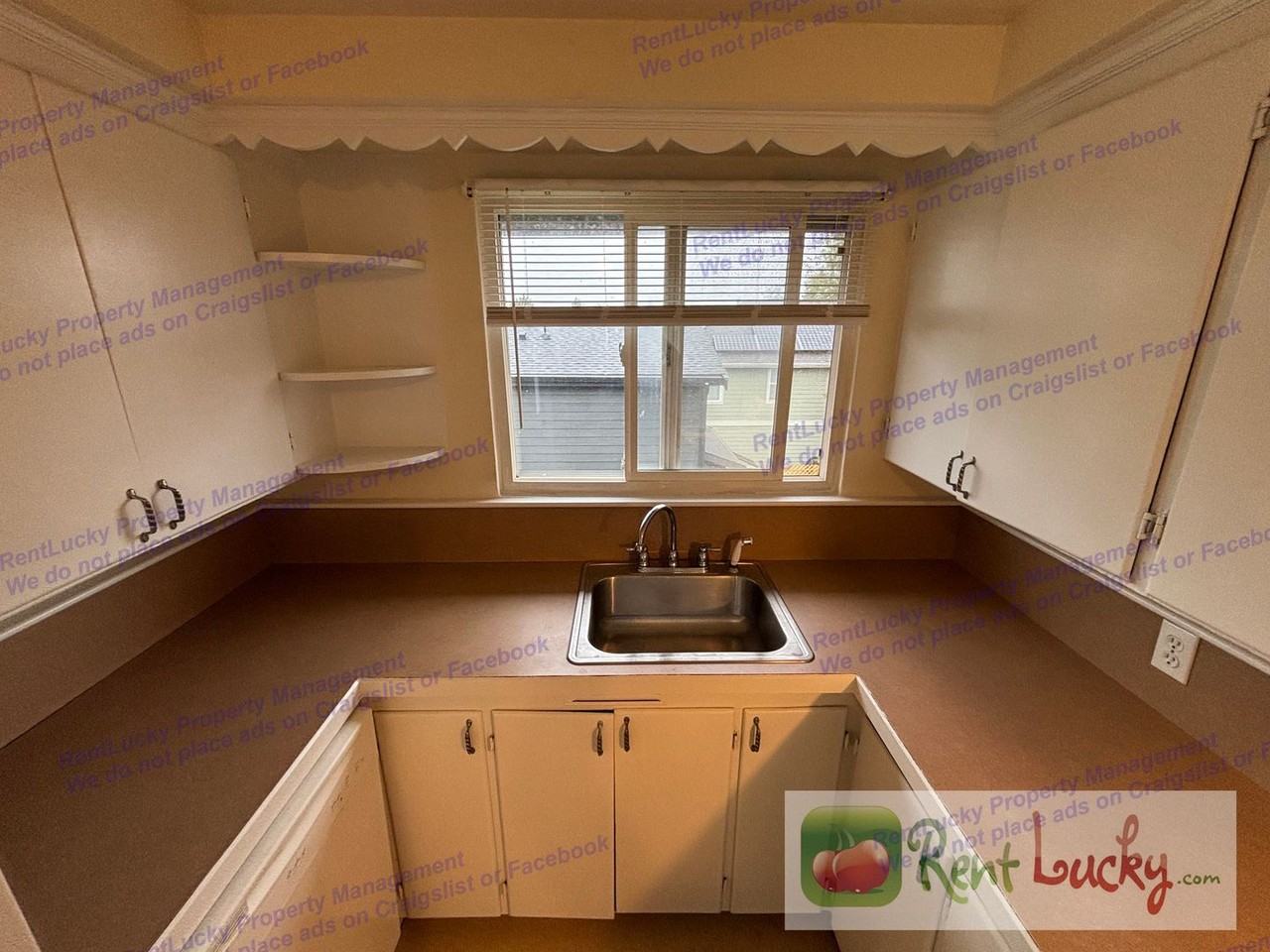4729 S Findlay St - Photo 5 of 32