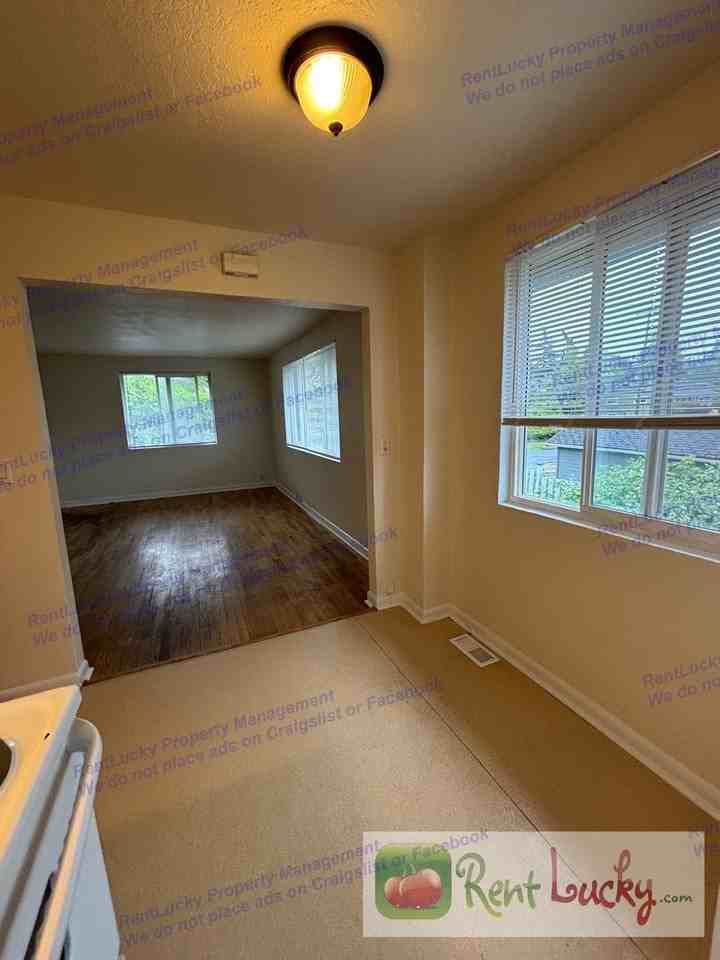 4729 S Findlay St - Photo 6 of 32
