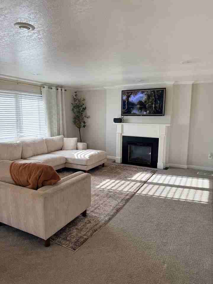 247 N Cove Dr - Photo 3 of 29