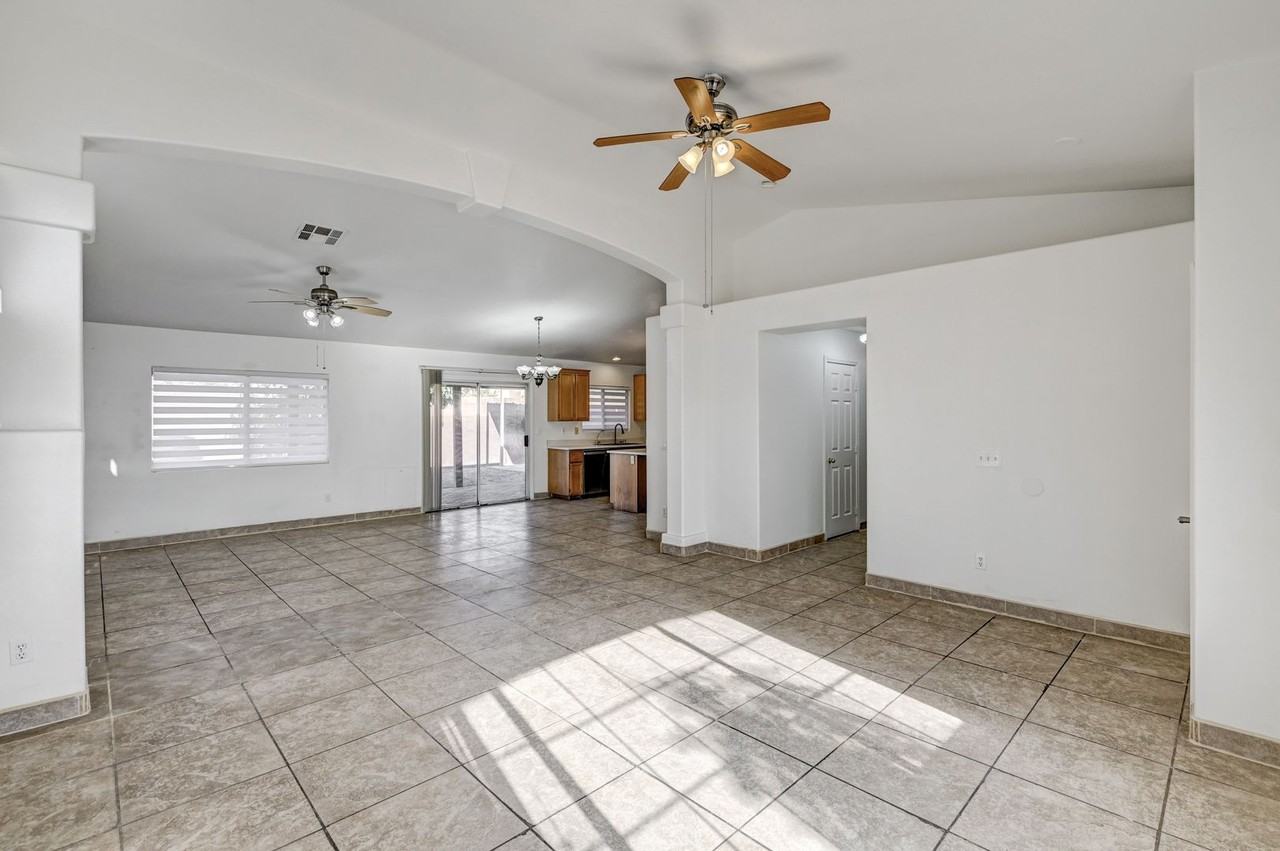 2808 Glen Aulin St - Photo 3 of 21
