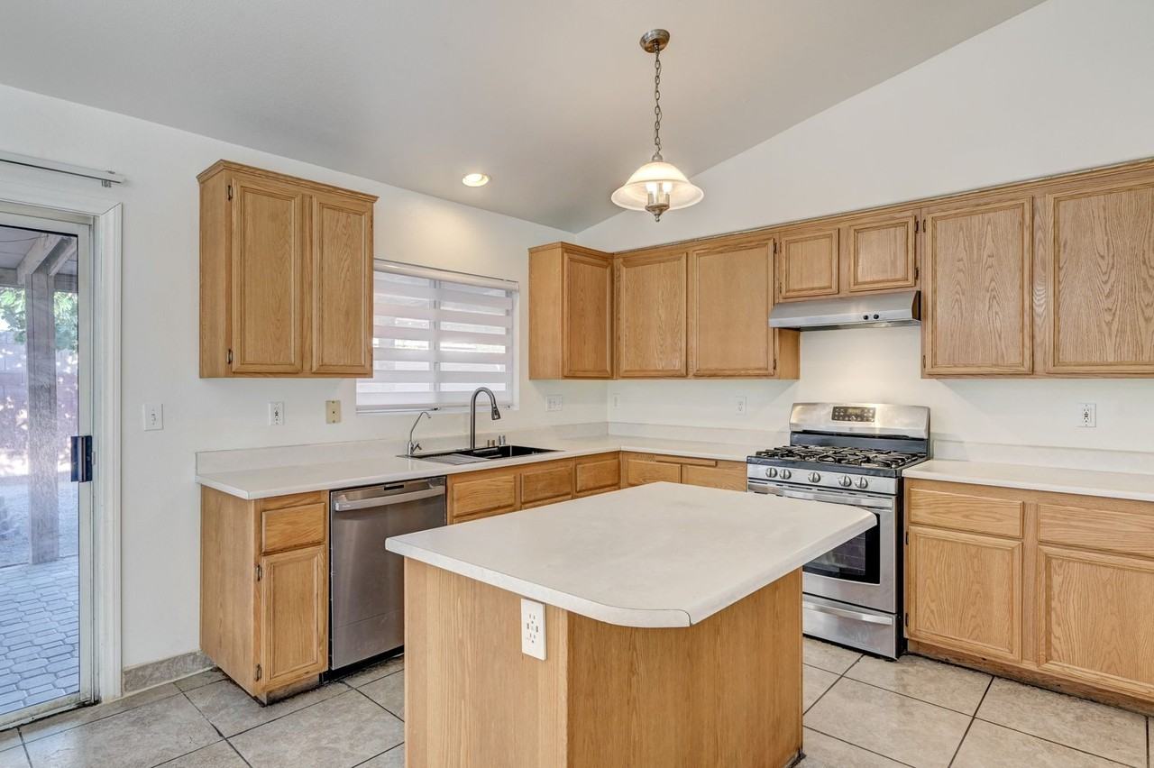2808 Glen Aulin St - Photo 7 of 21
