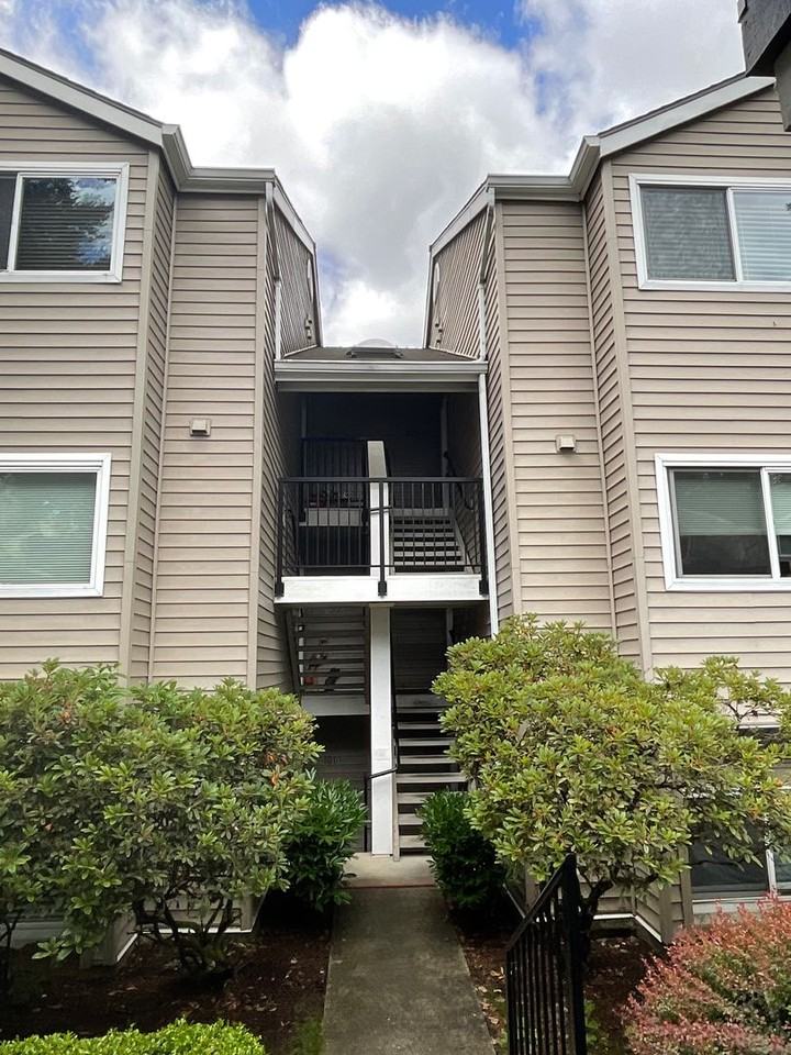 12036 100th Ave Ne #K302 - Photo 2 of 18