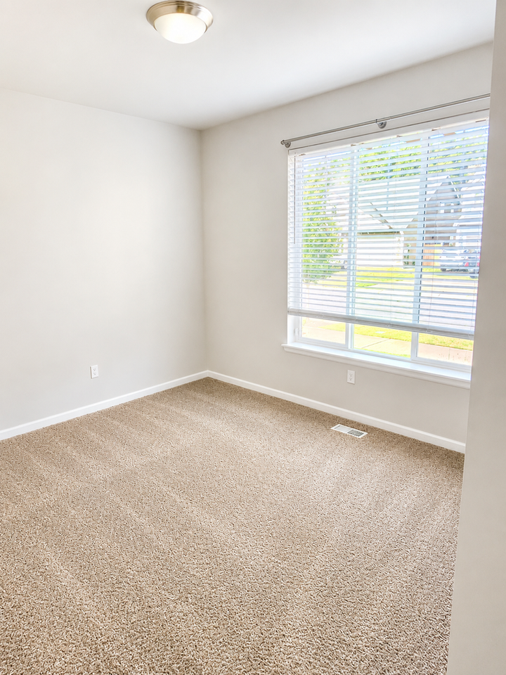9945 Jackson St Se - Photo 2 of 18