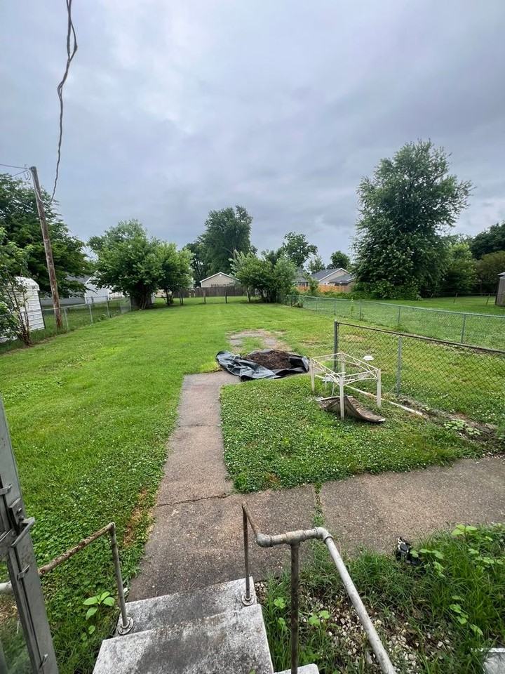 1405 Rose Ave - Photo 2 of 7