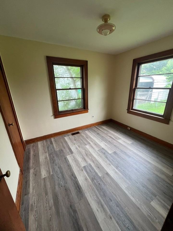 1405 Rose Ave - Photo 3 of 7