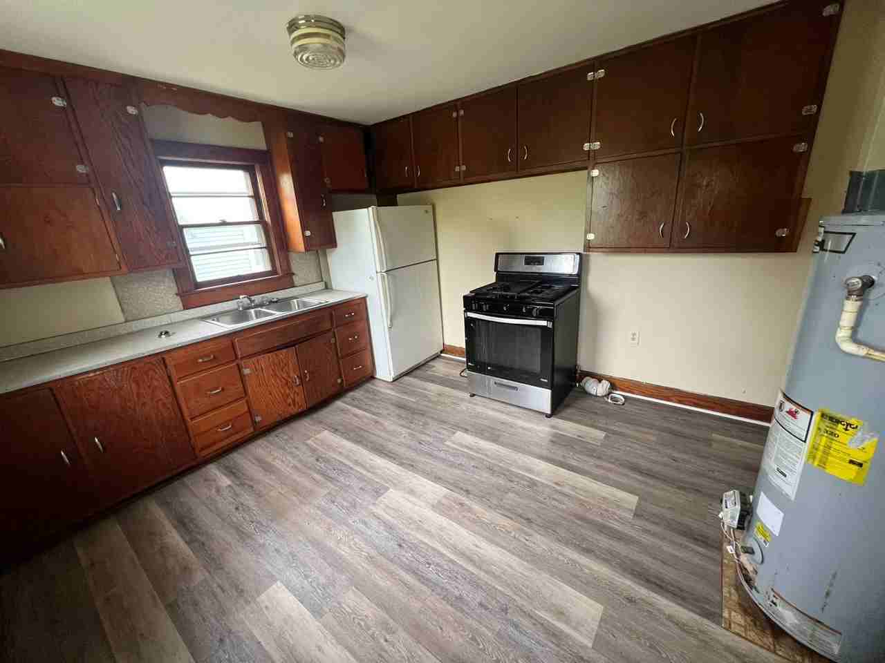 1405 Rose Ave - Photo 6 of 7