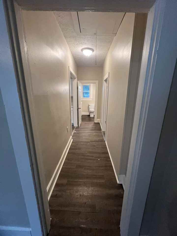 506 Hall St - Photo 4 of 7