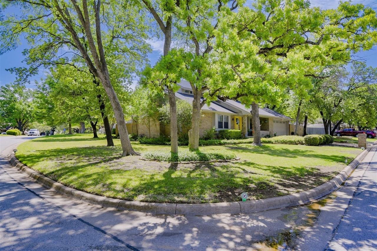2205 Prestonwood Dr - Photo 3 of 38