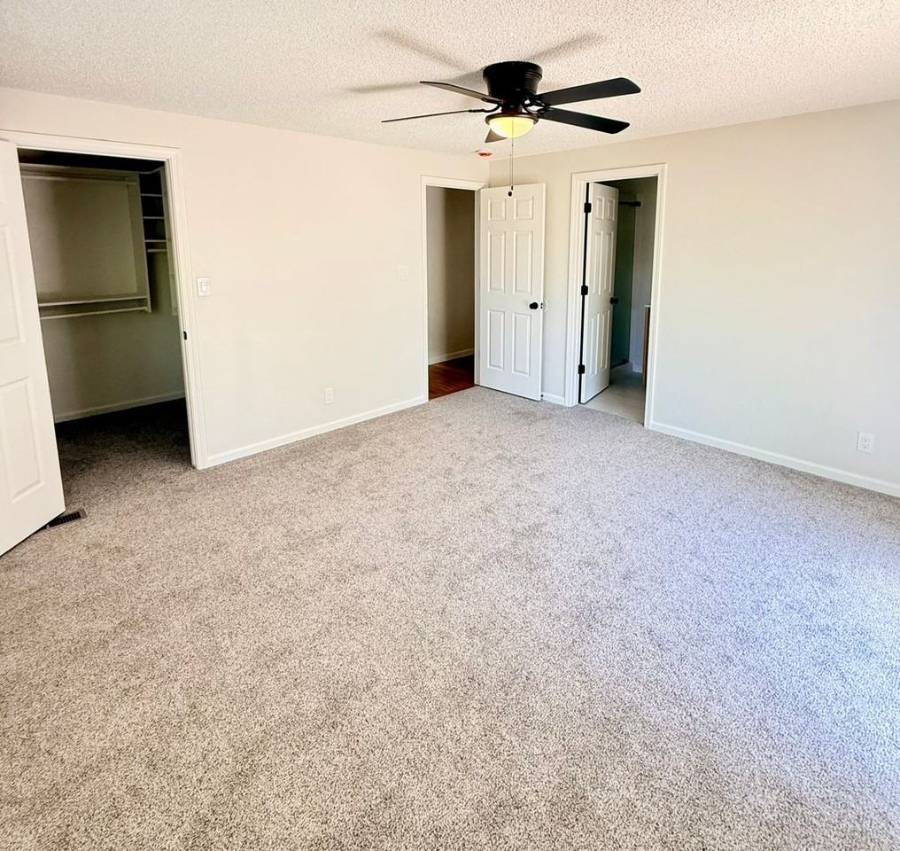 6920 Chesterfield Ln - Photo 6 of 13