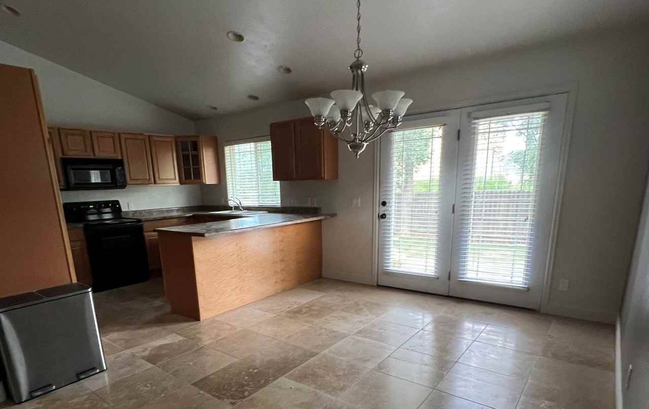 3951 Sky Ranch Dr - Photo 5 of 13