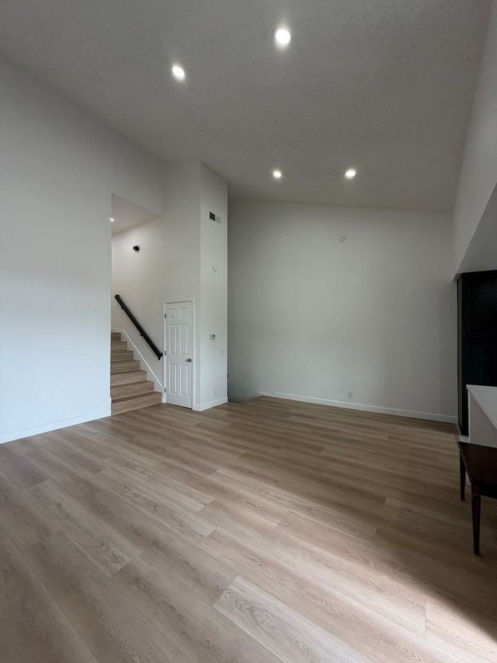 1088 San Gabriel Blvd - Photo 6 of 24