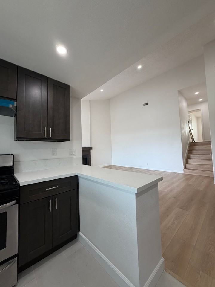 1088 San Gabriel Blvd - Photo 7 of 24