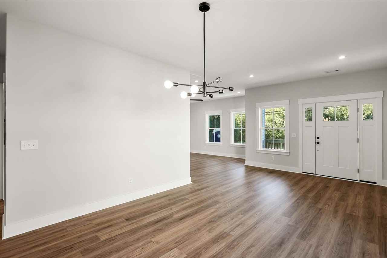 5406 Mildred St - Photo 4 of 14