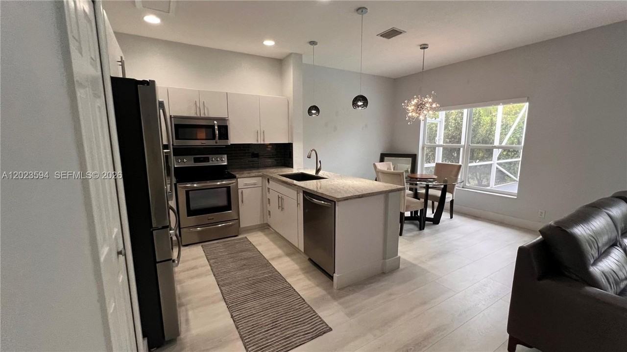 12046 12046 NW 47th 12046 12046 - Photo 2 of 14