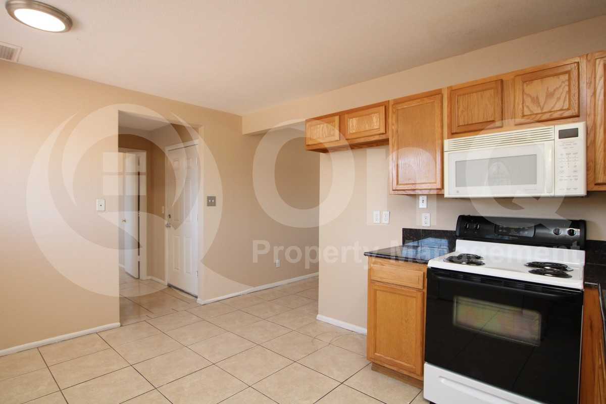 4312 E Burgess Ln - Photo 2 of 15