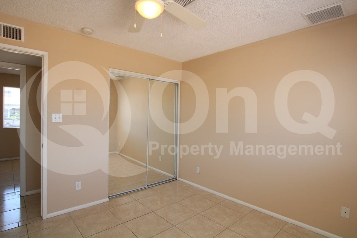 4312 E Burgess Ln - Photo 7 of 15