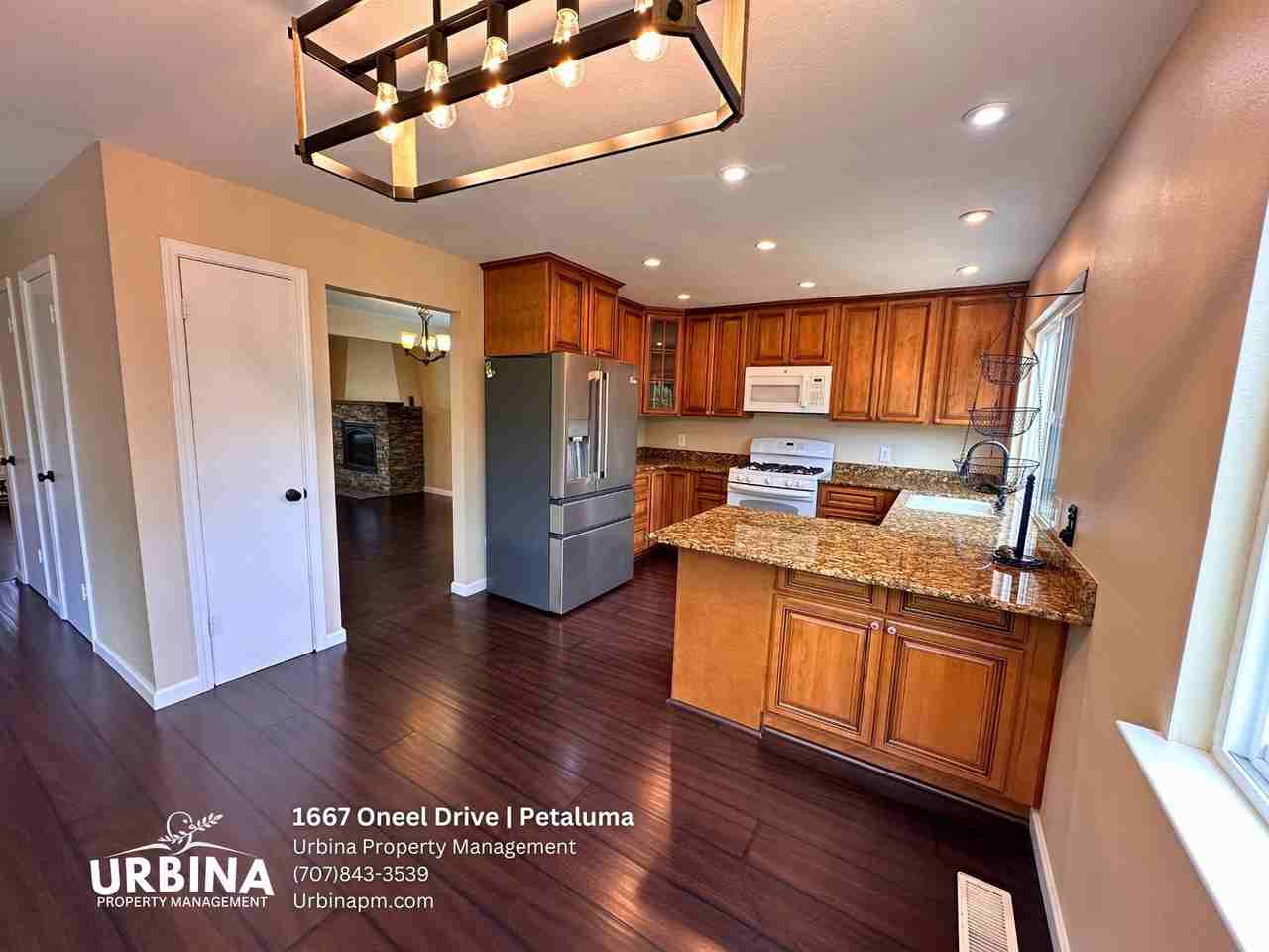 1667 Oneel Dr - Photo 4 of 21