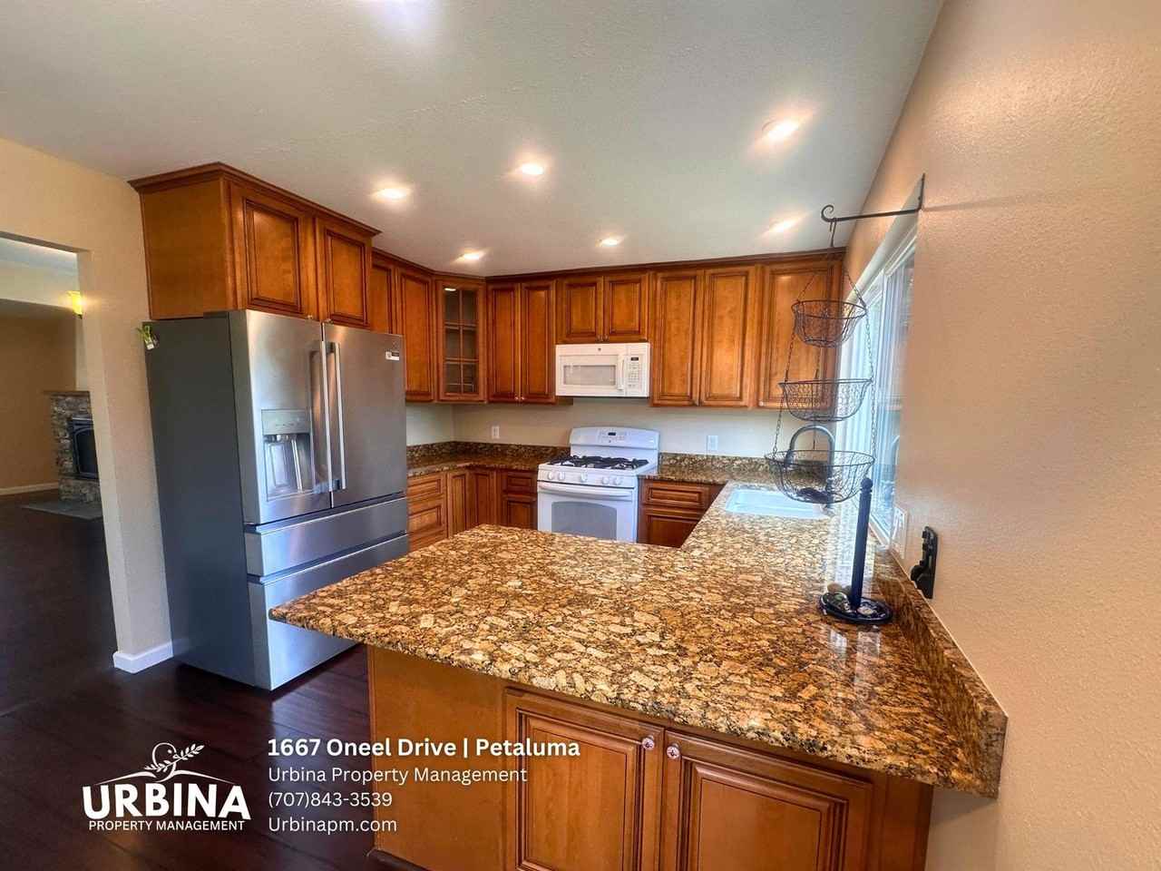 1667 Oneel Dr - Photo 5 of 21