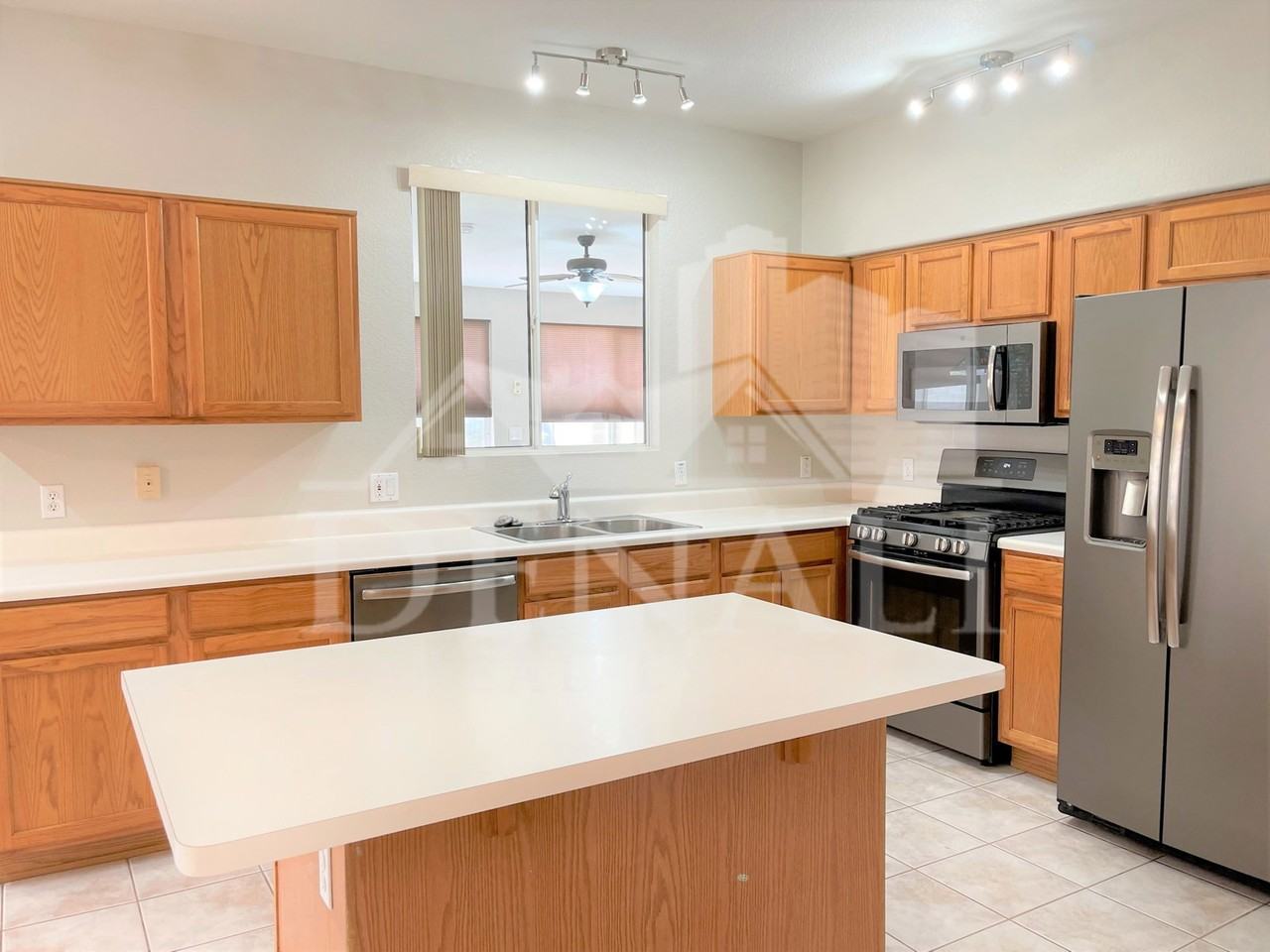 16247 W Jackson St - Photo 5 of 24