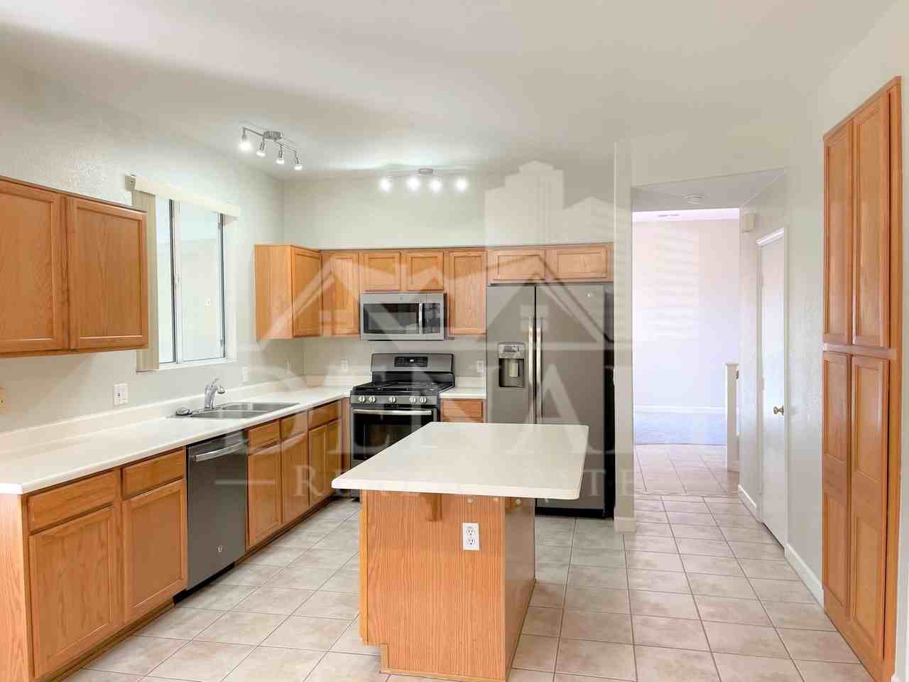 16247 W Jackson St - Photo 6 of 24