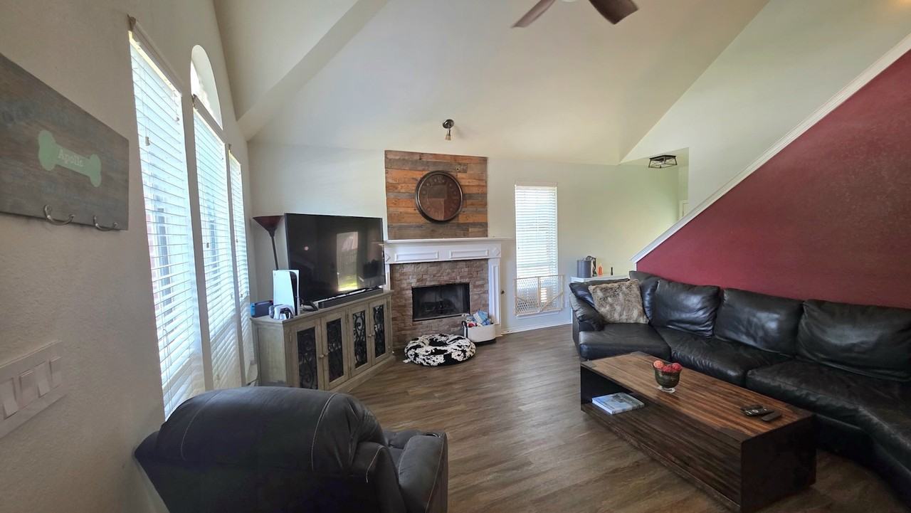 1704 Shady Creek Drive - Photo 5 of 42