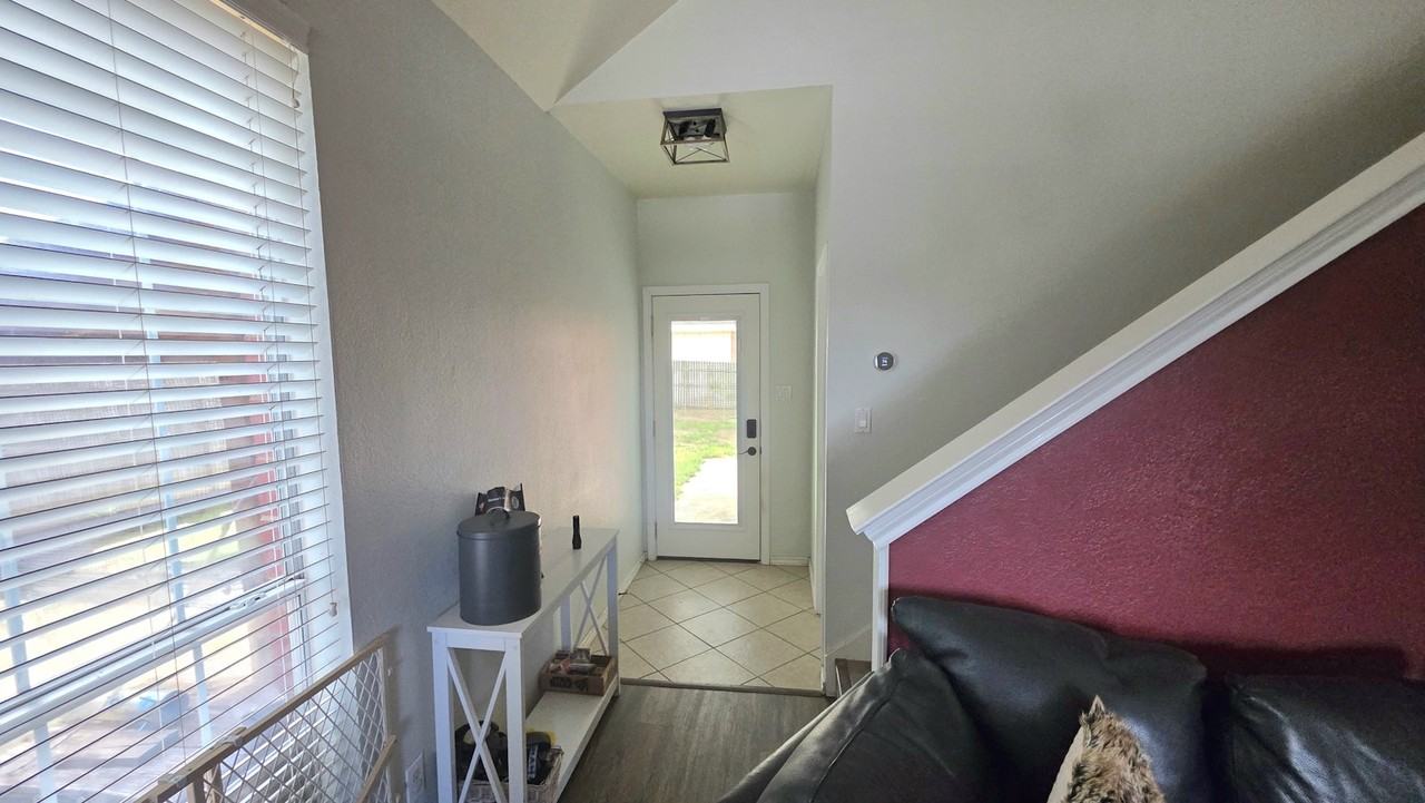 1704 Shady Creek Drive - Photo 7 of 42