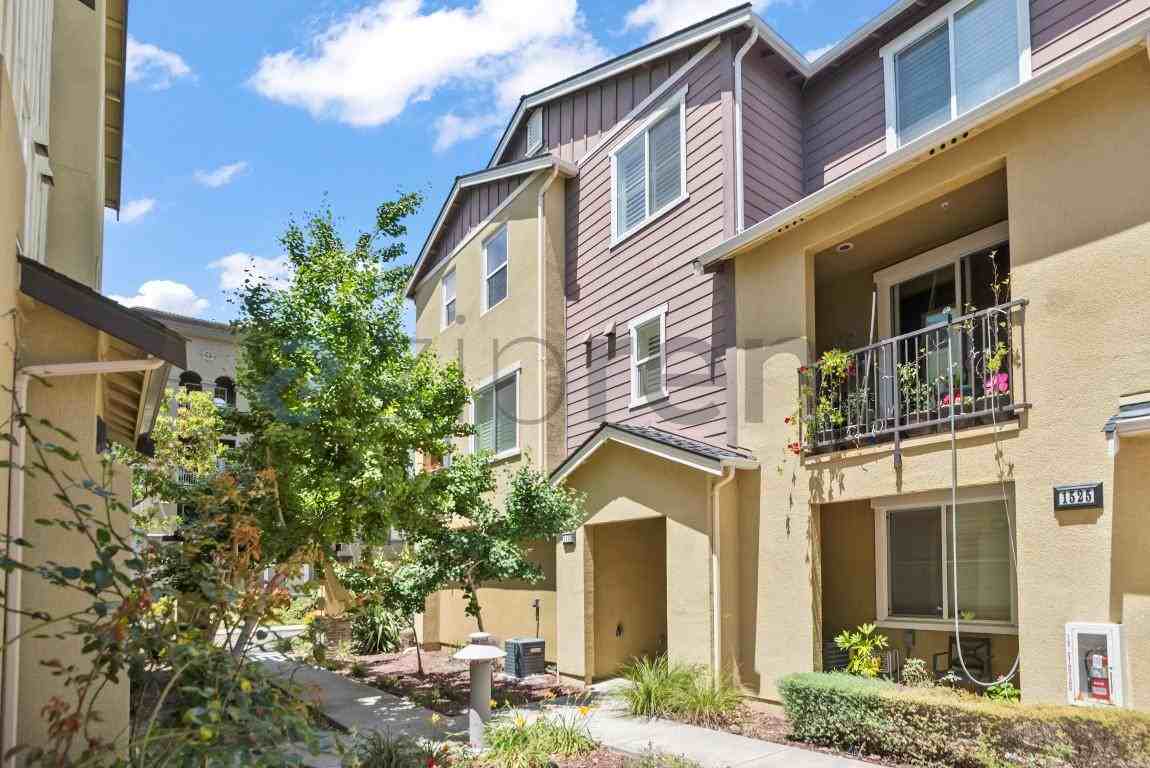 1529 Coyote Creek Way #1529 - Photo 5 of 29