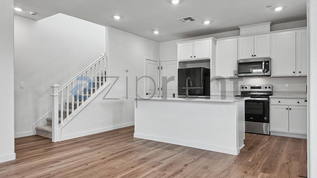 10110 Elise Way - Photo 5 of 28