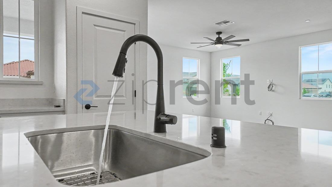 10110 Elise Way - Photo 7 of 28