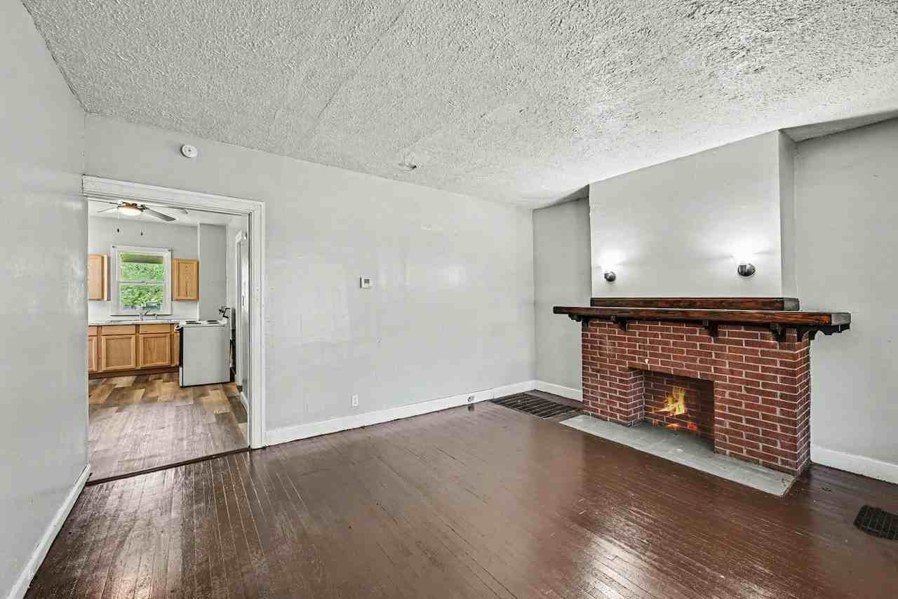 427 Kolping Avenue, Unit 427 - Photo 4 of 18