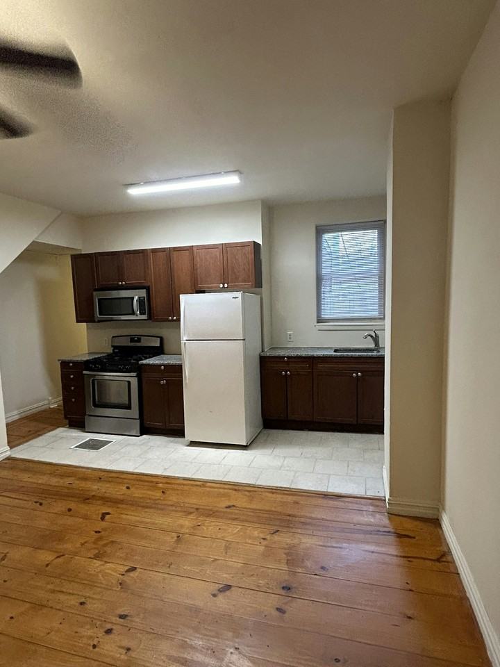 2538 Amber Street, Unit 1R - Photo 6 of 8