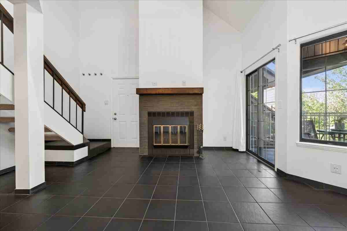 826 S. Vance St, Unit C - Photo 3 of 40