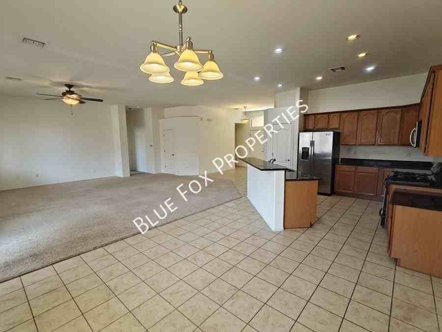 324 N Oak Tree Canyon Loop - Photo 3 of 49