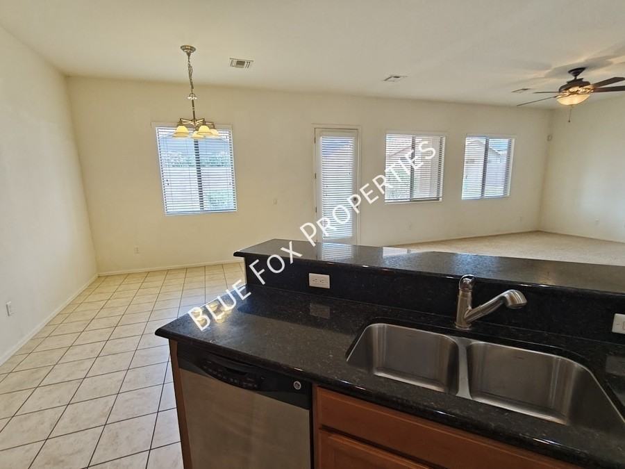 324 N Oak Tree Canyon Loop - Photo 6 of 49