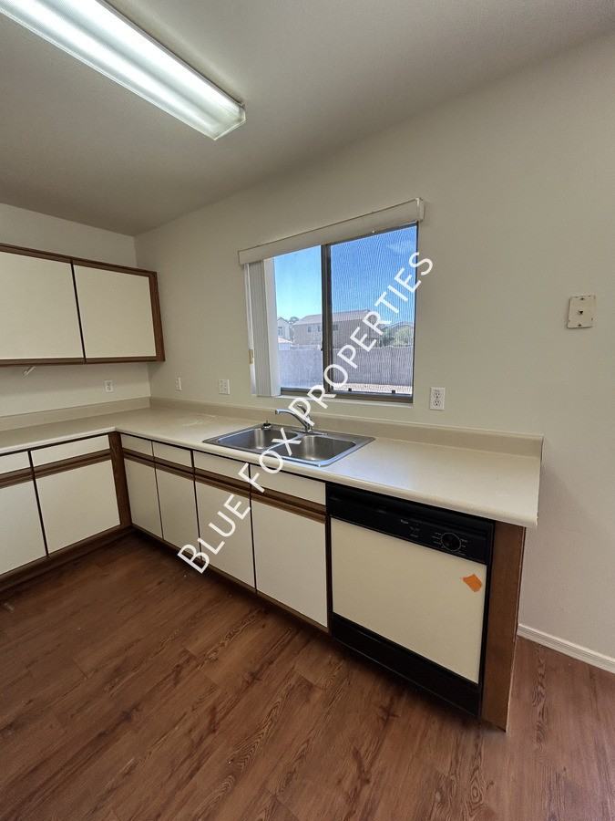 2021 W Menzel Dr - Photo 5 of 17