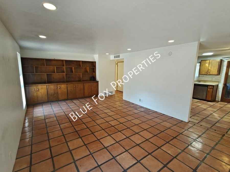 2781 W Calle Carapan - Photo 5 of 41