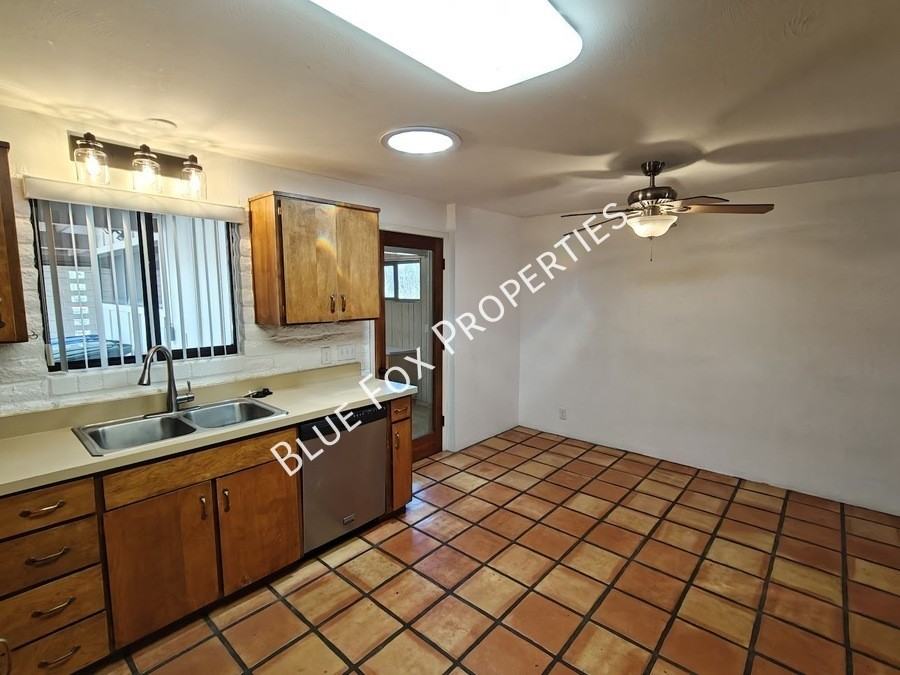 2781 W Calle Carapan - Photo 6 of 41