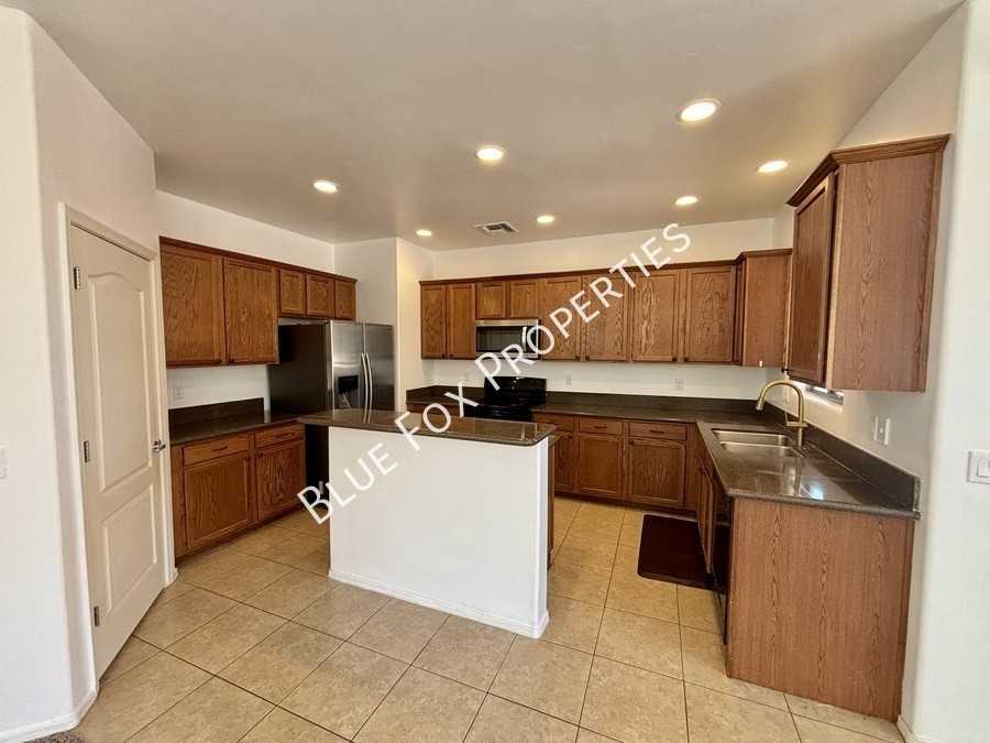 3534 W Goshen Dr - Photo 6 of 25