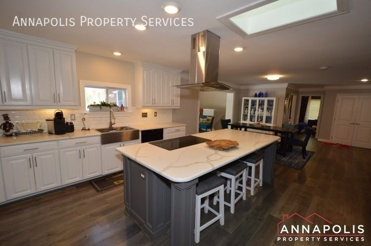 816 Maple Rd - Photo 3 of 40