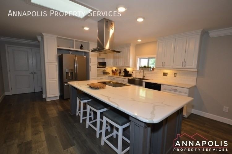 816 Maple Rd - Photo 4 of 40