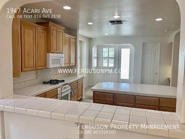 1947 Acari Ave - Photo 3 of 18