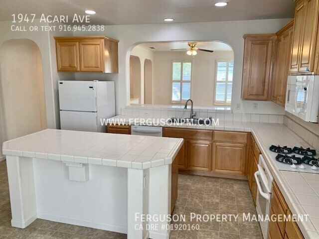1947 Acari Ave - Photo 6 of 18