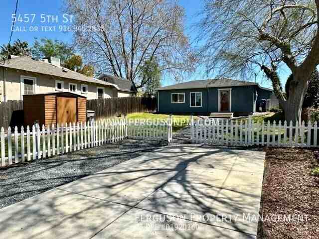5457 5th St - Photo 2 of 20
