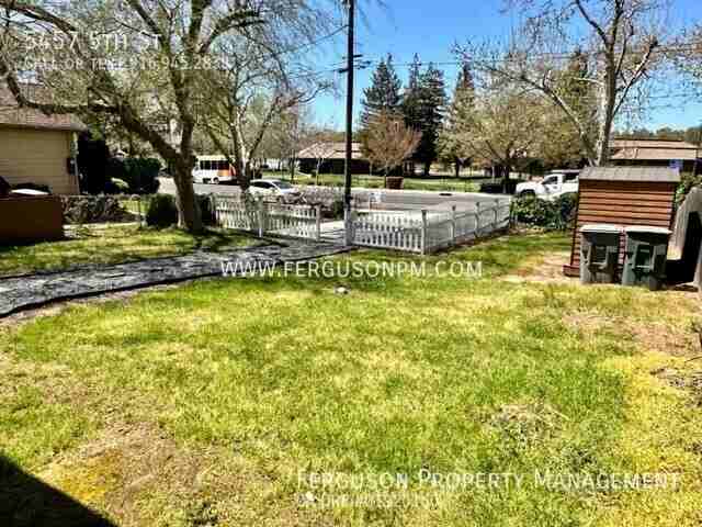 5457 5th St - Photo 5 of 20