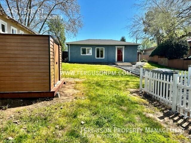 5457 5th St - Photo 7 of 20