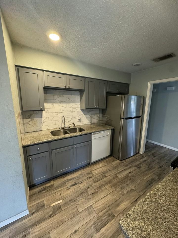 9295 Washington Boulevard - Photo 3 of 15