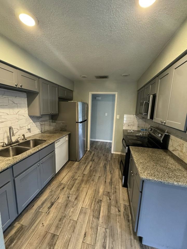 9295 Washington Boulevard - Photo 5 of 15